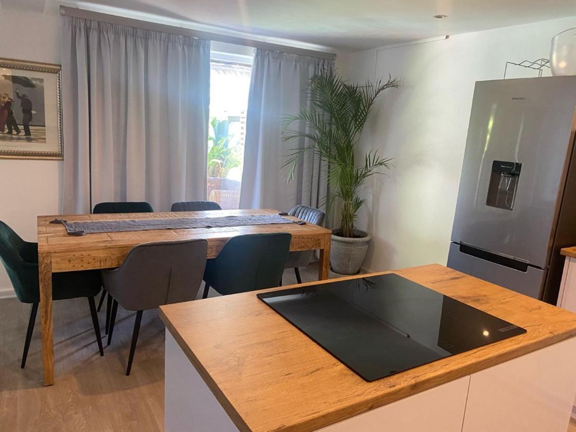Apartment Penzance Estate Beautiful Valley View